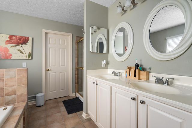 7050 Kellogg Drive, Powell, OH 43065