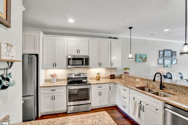 819 Asheton Commons Lane, Simpsonville, SC 29681