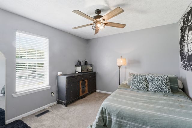 3430 Middleton Dr, Rockvale, TN 37153