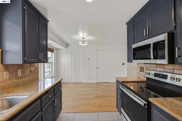 260 Estabrook St, San Leandro, CA 94577