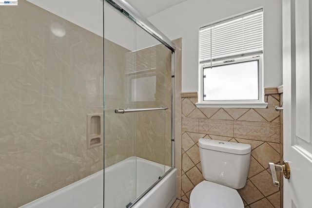 260 Estabrook St, San Leandro, CA 94577