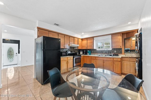 1526 Magnolia Street NE, Palm Bay, FL 32905