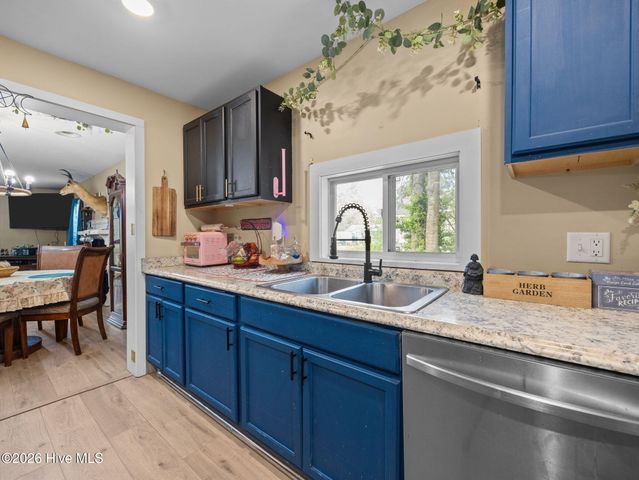 410 N Timberly Lane, Burgaw, NC 28425