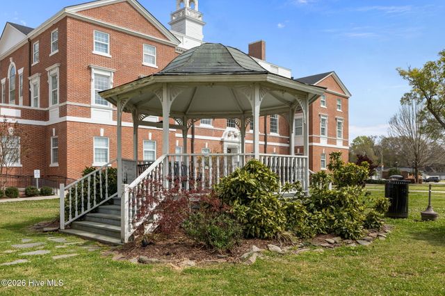 410 N Timberly Lane, Burgaw, NC 28425