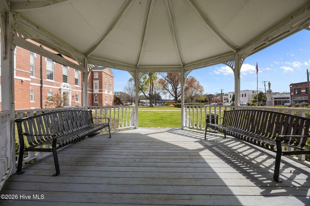 410 N Timberly Lane, Burgaw, NC 28425