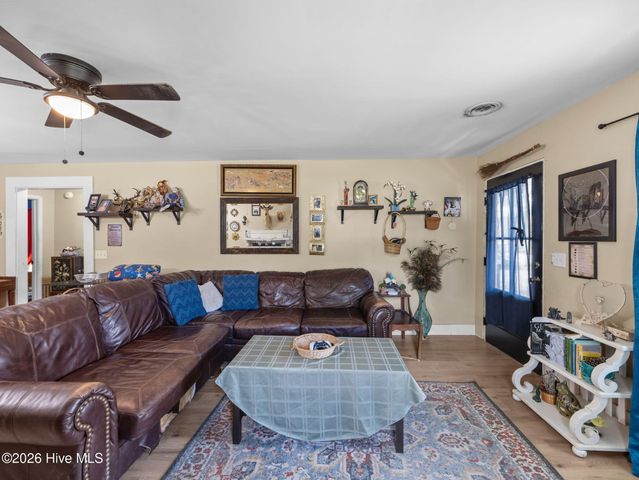 410 N Timberly Lane, Burgaw, NC 28425