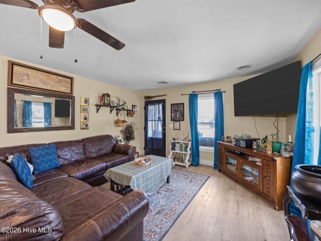 410 N Timberly Lane, Burgaw, NC 28425