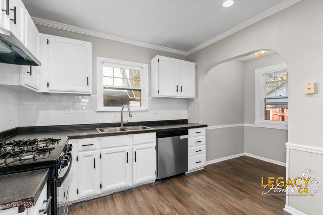 1034 Cooper Avenue SE, Grand Rapids, MI 49507