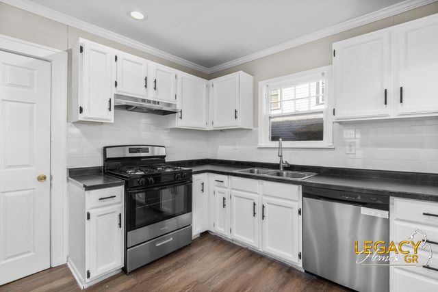 1034 Cooper Avenue SE, Grand Rapids, MI 49507