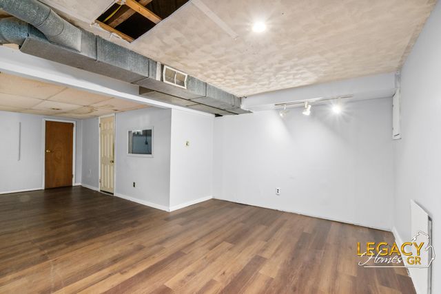 1034 Cooper Avenue SE, Grand Rapids, MI 49507