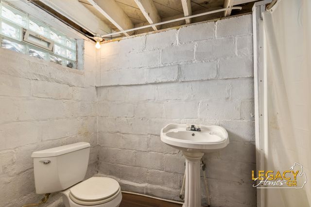 1034 Cooper Avenue SE, Grand Rapids, MI 49507