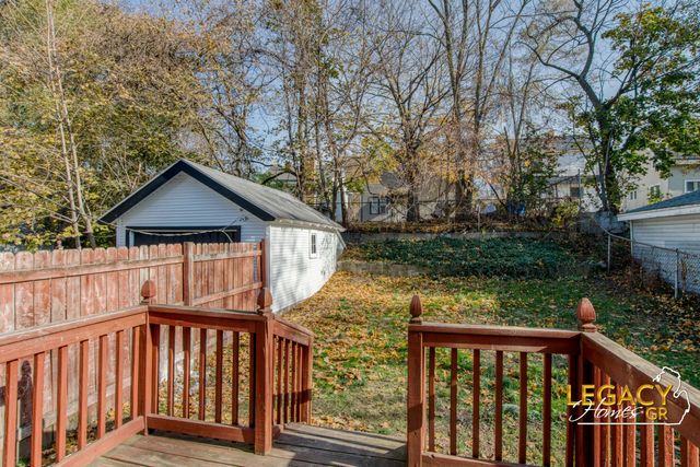 1034 Cooper Avenue SE, Grand Rapids, MI 49507