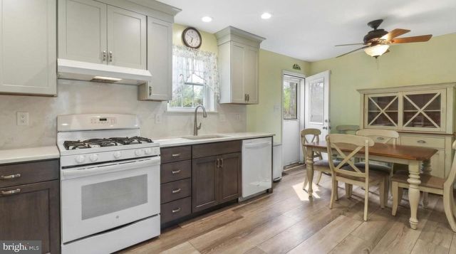 321 THOMPSON AVE, Chesilhurst, NJ 08089