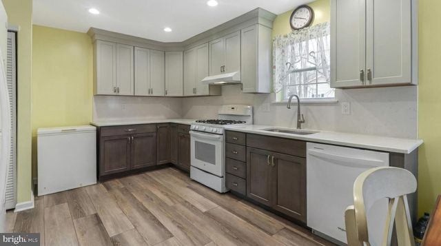 321 THOMPSON AVE, Chesilhurst, NJ 08089