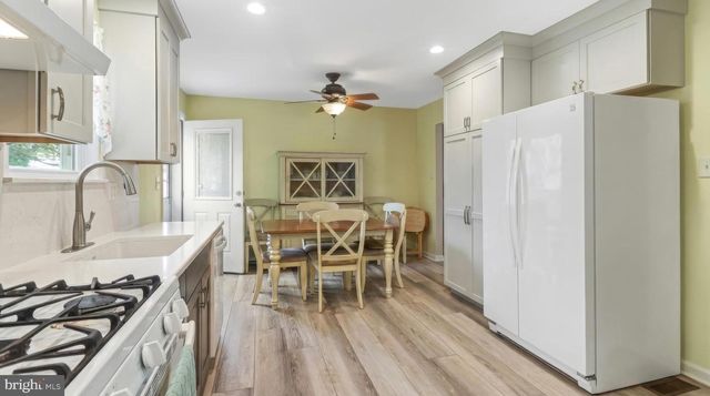 321 THOMPSON AVE, Chesilhurst, NJ 08089