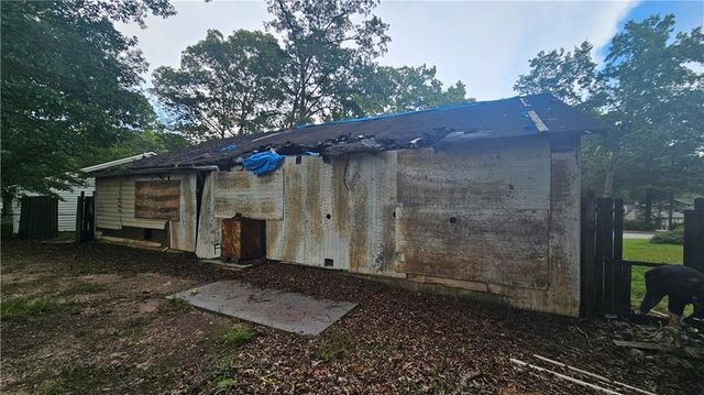 854 Greenhedge Drive, Stone Mountain, GA 30088