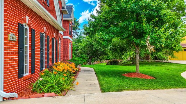 2404 RAINIER CT, Columbia, MO 65203