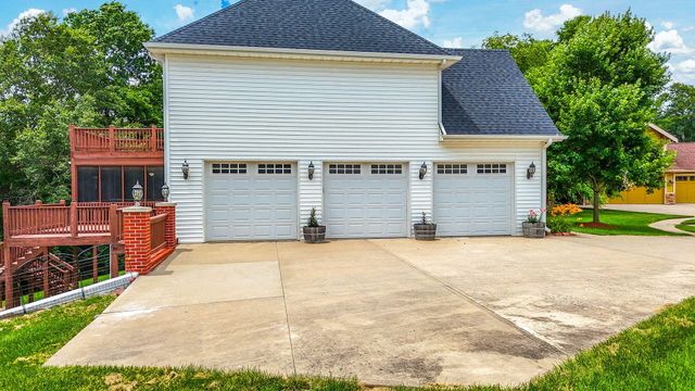 2404 RAINIER CT, Columbia, MO 65203