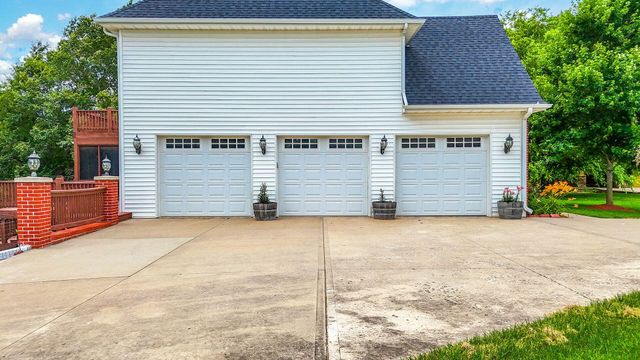 2404 RAINIER CT, Columbia, MO 65203