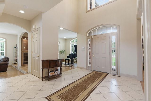 2404 RAINIER CT, Columbia, MO 65203