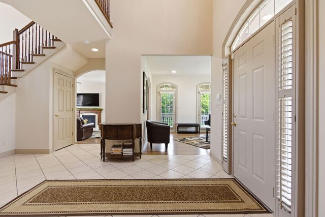 2404 RAINIER CT, Columbia, MO 65203