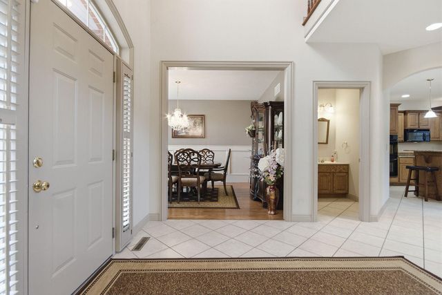2404 RAINIER CT, Columbia, MO 65203