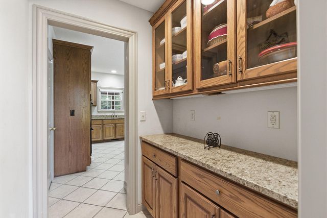 2404 RAINIER CT, Columbia, MO 65203