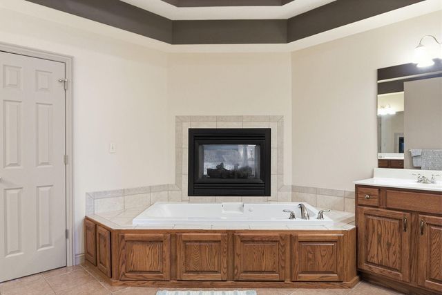 2404 RAINIER CT, Columbia, MO 65203