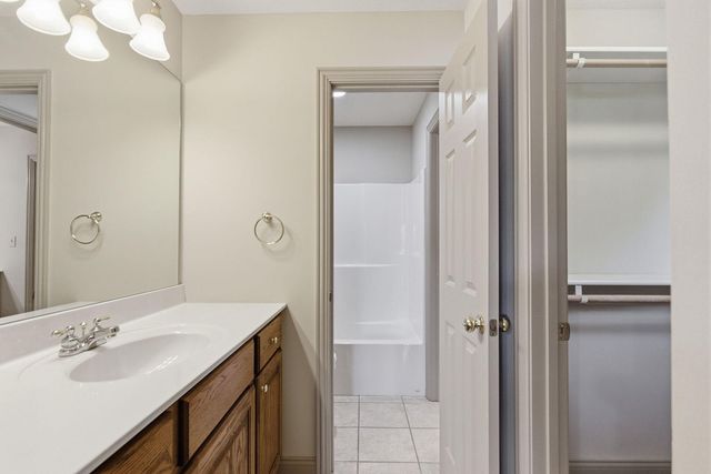 2404 RAINIER CT, Columbia, MO 65203