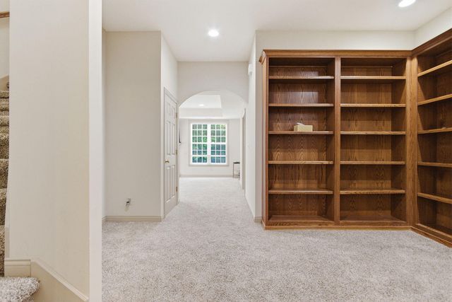 2404 RAINIER CT, Columbia, MO 65203