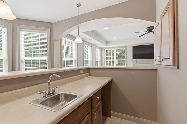 2404 RAINIER CT, Columbia, MO 65203