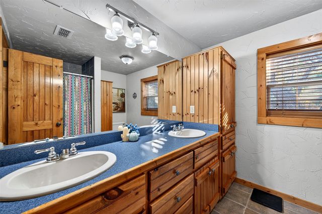 100 Bluebonnet Circle, Denison, TX 75020