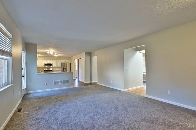 3238 Village Drive, Fairfield, OH 45014