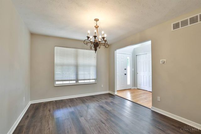 3238 Village Drive, Fairfield, OH 45014