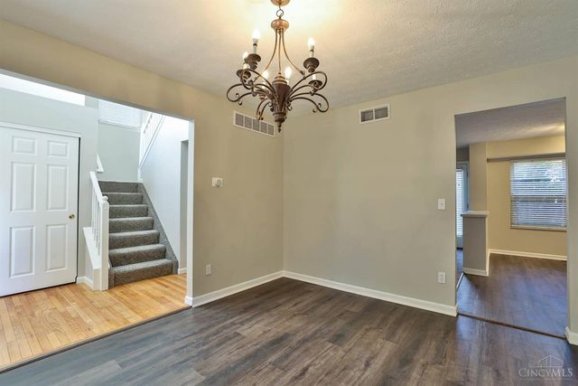 3238 Village Drive, Fairfield, OH 45014