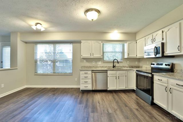 3238 Village Drive, Fairfield, OH 45014