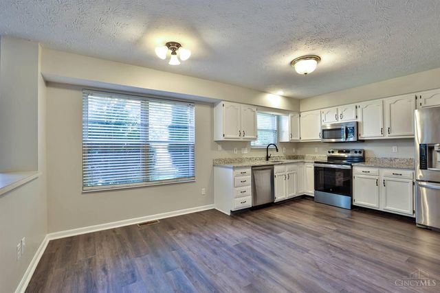 3238 Village Drive, Fairfield, OH 45014