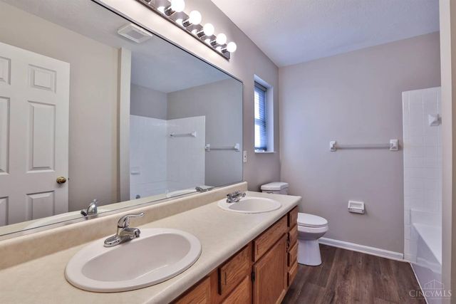 3238 Village Drive, Fairfield, OH 45014