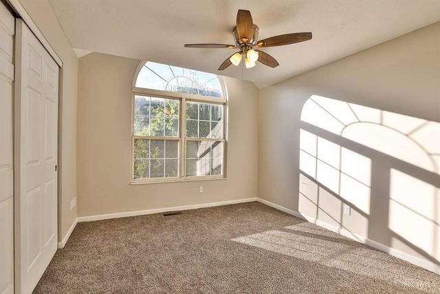 3238 Village Drive, Fairfield, OH 45014