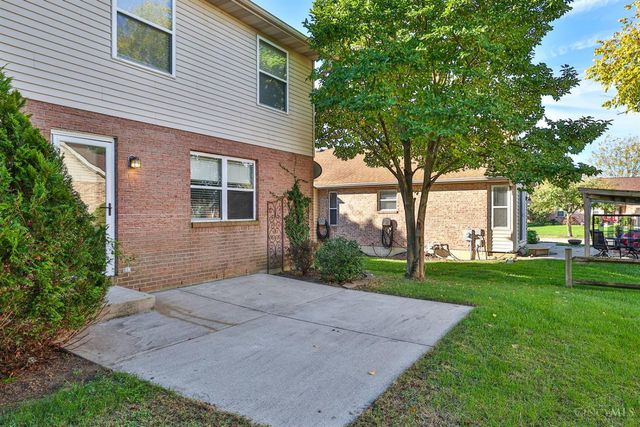 3238 Village Drive, Fairfield, OH 45014