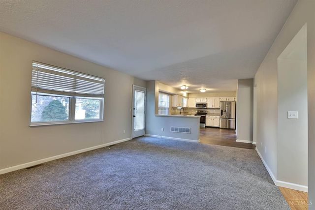 3238 Village Drive, Fairfield, OH 45014