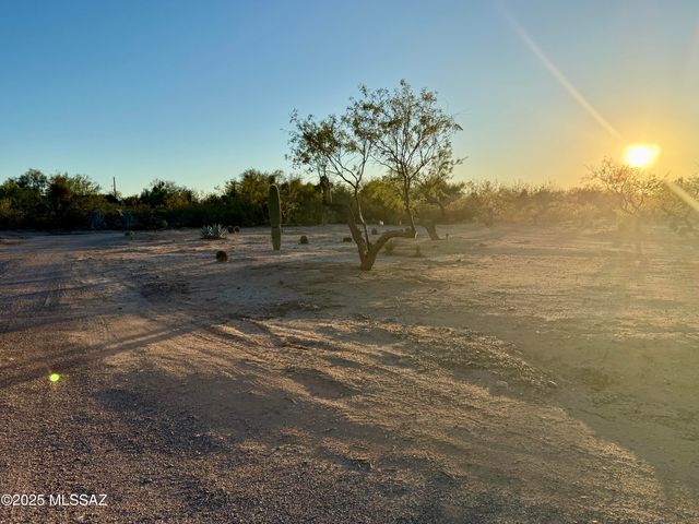 13625 E Crazy Horse Trail, Vail, AZ 85641