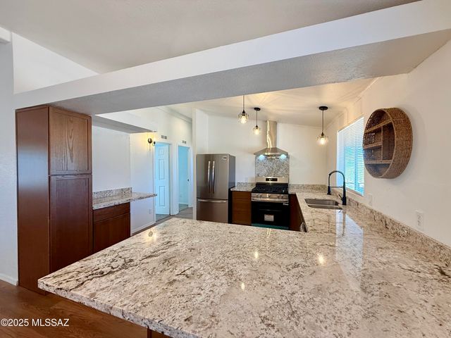 13625 E Crazy Horse Trail, Vail, AZ 85641