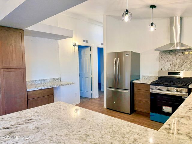 13625 E Crazy Horse Trail, Vail, AZ 85641