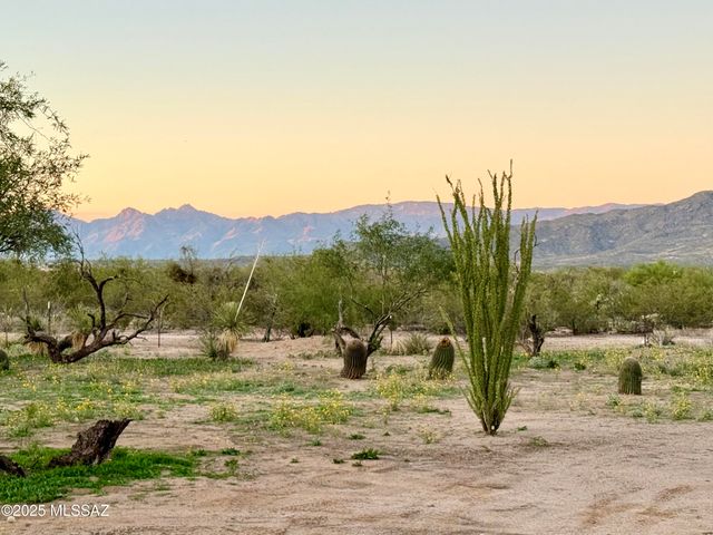 13625 E Crazy Horse Trail, Vail, AZ 85641