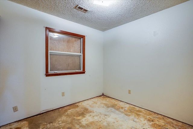 828 N Poplar, Wichita, KS 67214