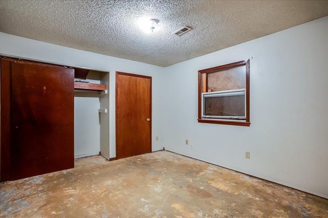 828 N Poplar, Wichita, KS 67214