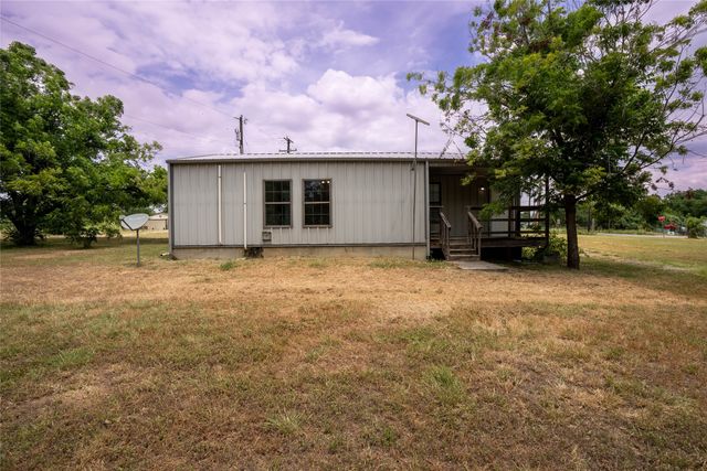 909 Fox Lane, Azle, TX 76020