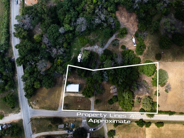 909 Fox Lane, Azle, TX 76020