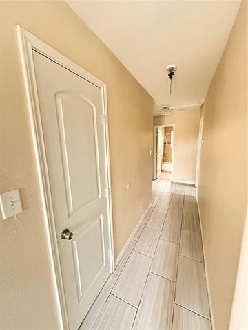 2618 Hill Avenue, Dickinson, TX 77539